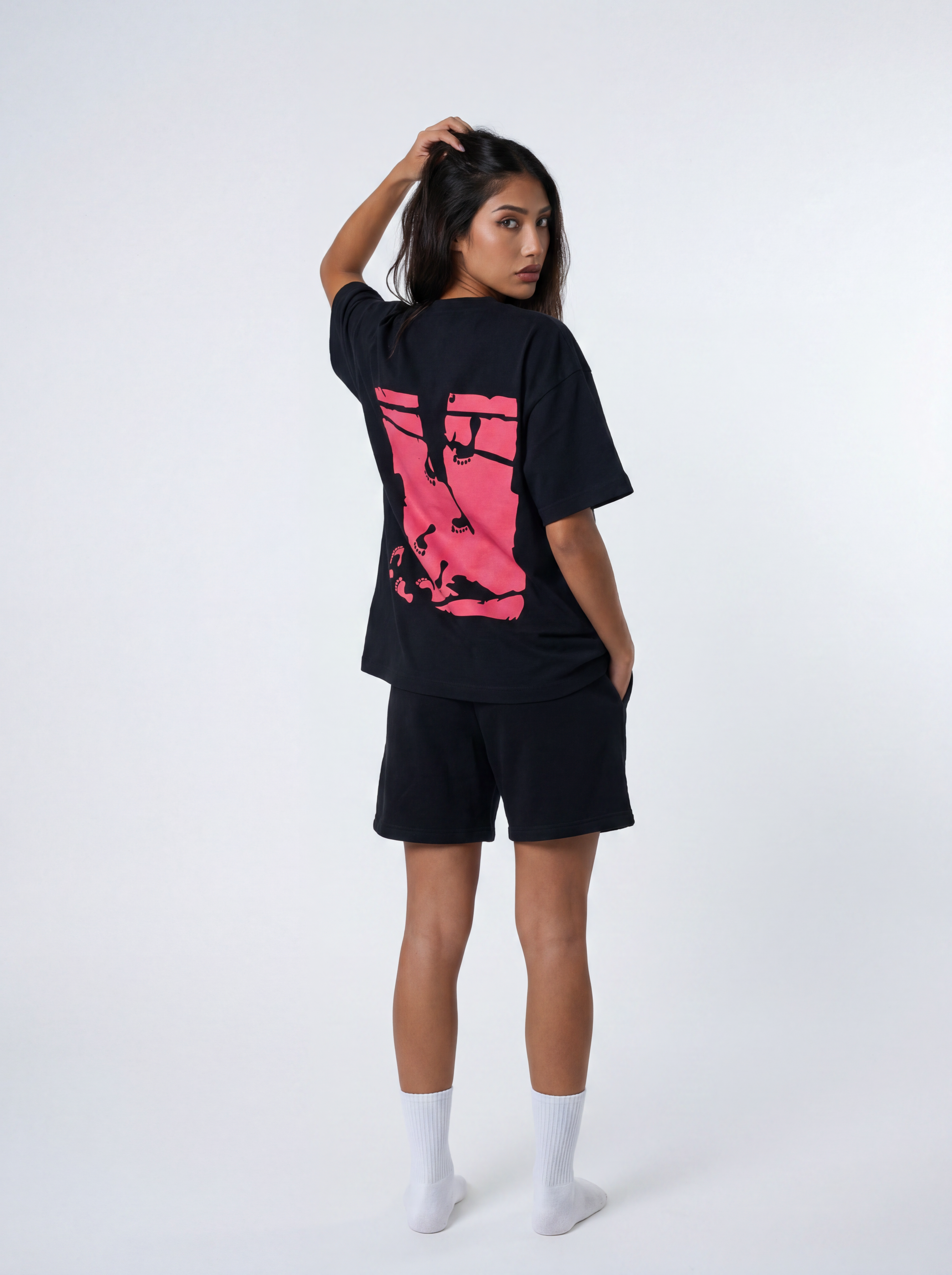 BLACK V-STEP T-SHIRT
