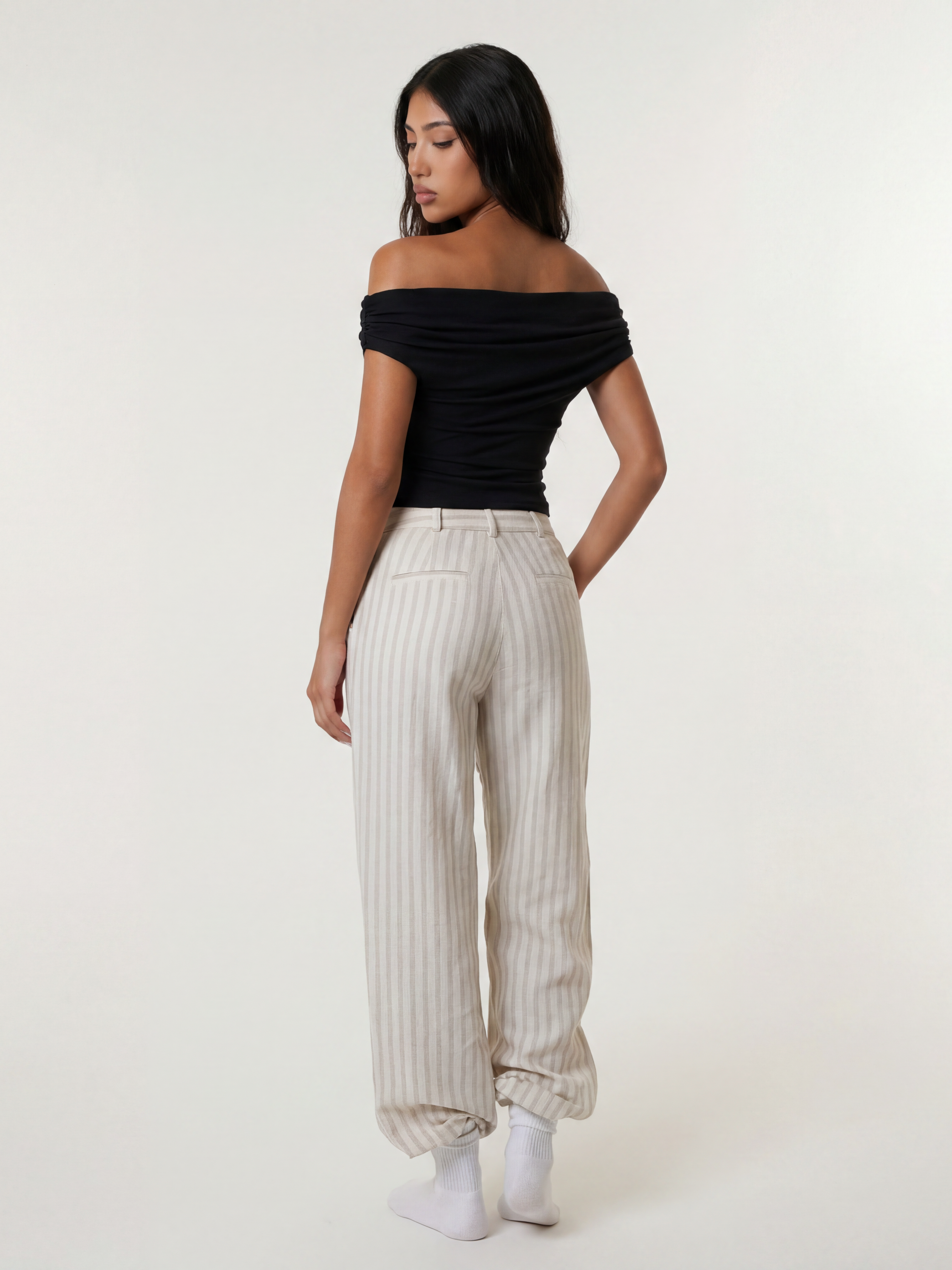 V-LINE PANTS