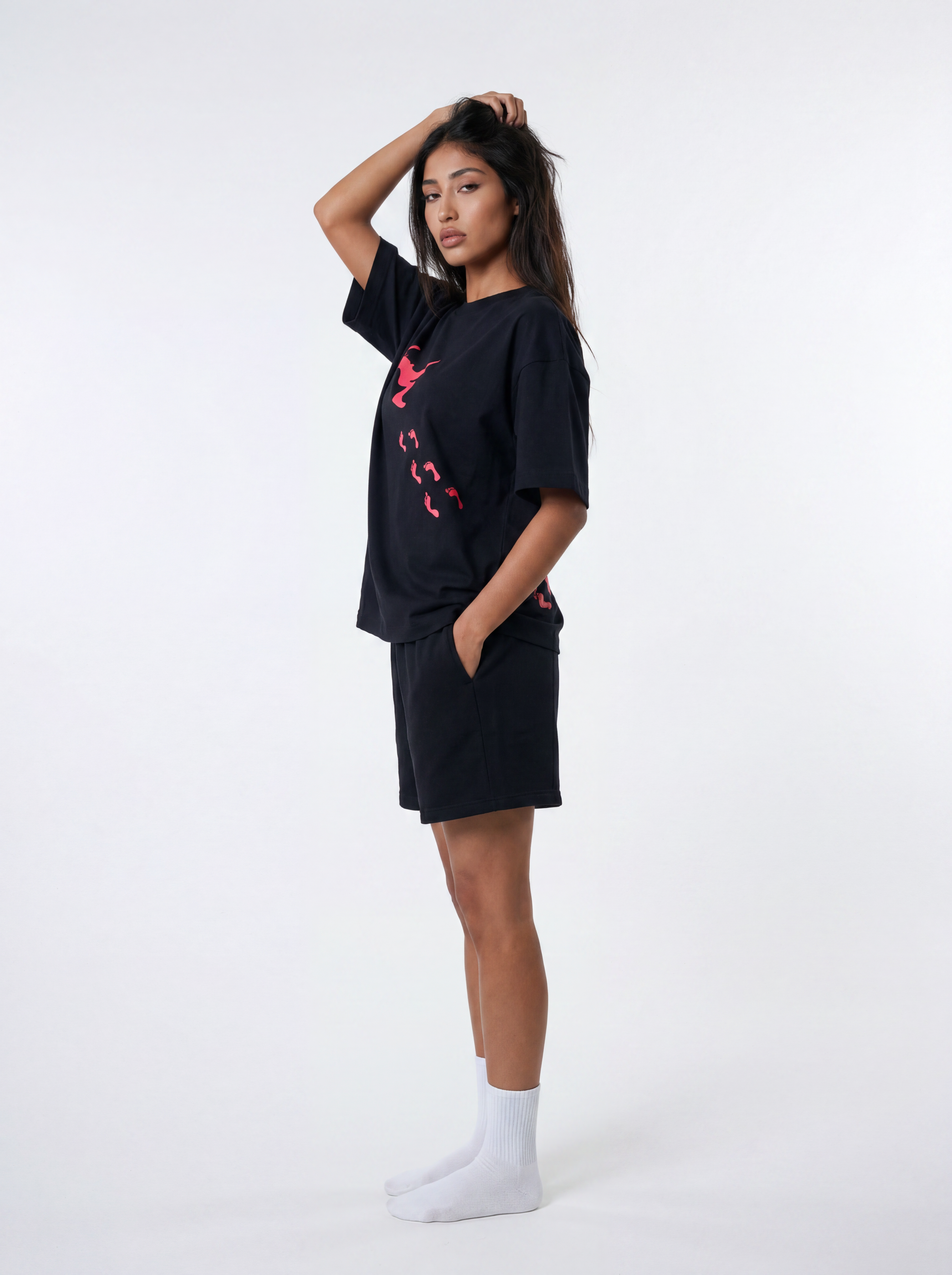 BLACK V-STEP T-SHIRT